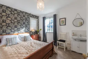 Historic Spacious Central 6 BR Quirky Town House - Image 4