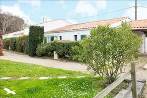Warm house with heated pool - Image 3