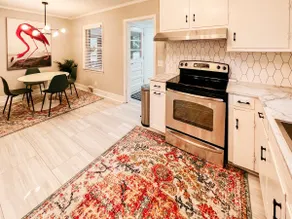 ★ Just Renovated! ❤ Comfortable Modern Oasis ★ - Image 3