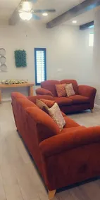 Modern 3 bedroom house Located on the far east - Image 5