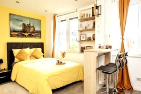 Paris Homestay of Happyness - Image 3