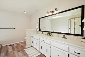 Quiet 3 bed 2 bath home close to everything! - Image 2