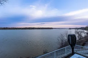 Riverfront Townhome w/ Panoramic Deck Views - Image 3