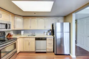 The Windsor - River Views - 2BD - UG Parking - Image 2