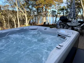Stunning 4/2.5 Water View, Hot Tub, Dogs ok (fee) - Image 3