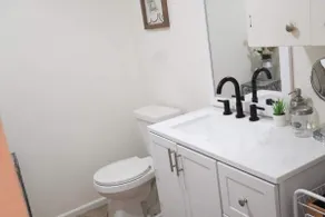 Cozy 1BR Close to TAMUK Perfect for Solo Travelers - Image 5