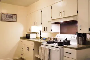 Cozy 1BR Close to TAMUK Perfect for Solo Travelers - Image 4
