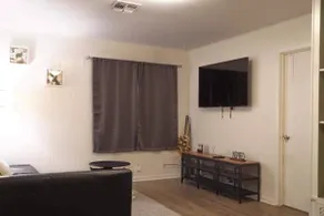Cozy 1BR Close to TAMUK Perfect for Solo Travelers - Image 3