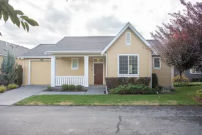Plumberry Cottage in Charming Neighborhood - Image 3
