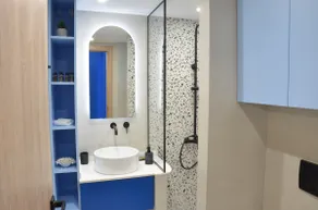 Luxurious City Apartment with Sea View - Lite Blue - Image 4