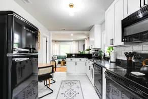 Fenced Yard + Office | Near Airport & Richmond - Image 3