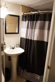 Lovely 1 Bedroom Apartment In West Islip - Image 4