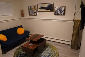 Lovely 1 Bedroom Apartment In West Islip - Image 5
