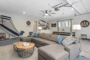 Lakefront Luxury with Private Beach, Sleeps 14 - Image 2