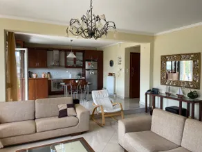 Lovely, spacious 3-bedroom condo with balconies. - Image 4