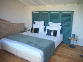 Renovated Cottage with two bedrooms and shared swimming pool - Image 2