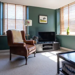 Elegant stylish home in historic town centre sleeps 3 - Pass the Keys - Image 4