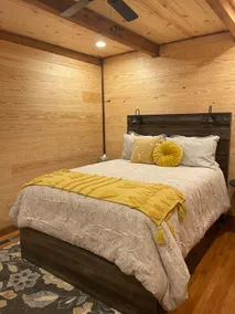 Fully remodeled cabin, next to Walls of Jericho - Image 3