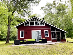 Cozy Lake House in the Woods! - Image 2