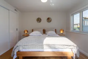 Stunning Self-contained with Garden - Image 4