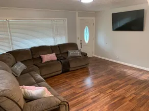 King, queen, & twin bed. 2-bedroom. Fenced around. - Image 3