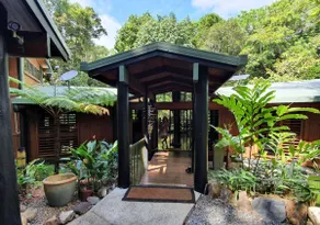 Butterfly Bend- Luxury in the Rainforest - Image 3