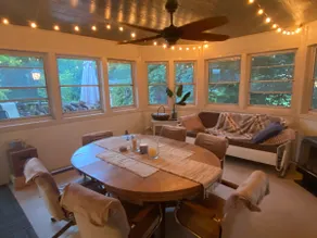 North Arrow- Warm, Stylish, Edge of Town - Image 2