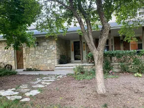 North Arrow- Warm, Stylish, Edge of Town - Image 3