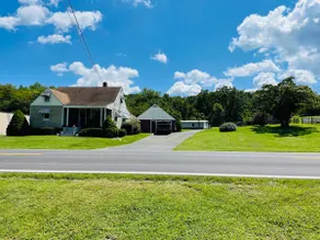 Chad’s place 4- Bedroom 2-BR home at Smoke Hole Wi-Fi -Pet Friendly- sleeps 8-10 - Image 2
