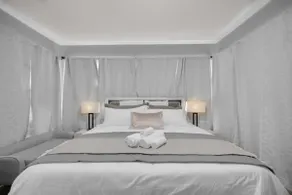 Spacious 3 Bedrooms + Bonus Tandem Room - Image 3