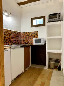 Studio Apartment in Retro Provençal Home with Pool - Image 5