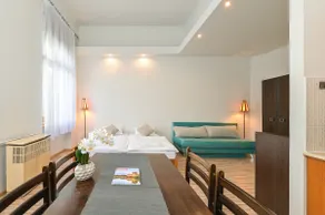Világóra Apartman II.-Civil apartment in the city center - Image 2