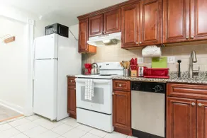 Walk everywhere! Two BR Apartment! Super location! - Image 5