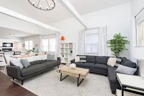 Spacious Retreat. 5 min. to Downtown Indy! - Image 2