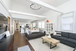 Spacious Retreat. 5 min. to Downtown Indy! - Image 3