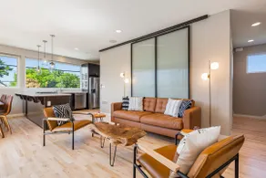 Modern 4B3.5BA w/ Rooftop in Ballard/Fremont - Image 3