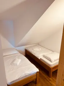 Superior Family Apartment | 5 Min to Airport - Image 3