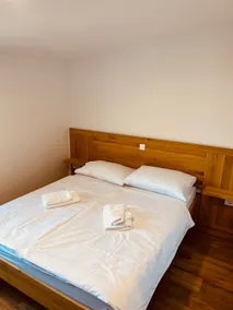 Superior Family Apartment | 5 Min to Airport - Image 4