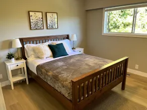 Spacious Ladner Stay | Sleeps 10 Near Airport - Image 3
