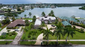 Riverfront Retreat 5 Bdrm 5.5 Bath Pool Home - Image 2