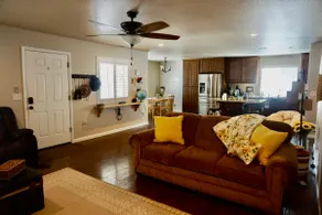 Cozy 3 bedroom 2 bath countryside home - Image 2