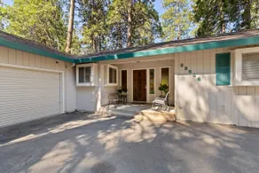 Retro Family Cabin in Twain Harte | AC & Bunk Room - Image 2
