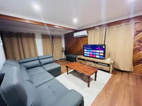 Beautiful & Freshly Renovated 3 Bedroom apartment - Image 2
