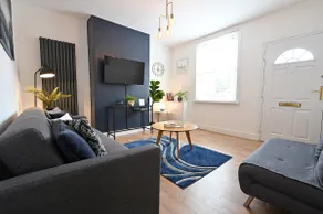 The Coffee Pot Cottage in Town Centre FREE Parking - Image 3