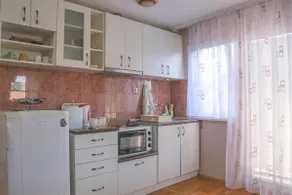 Garden Apartment - Image 5