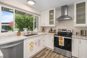 Stylish Family Home w/ Heated Pool & BBQ! - Image 4