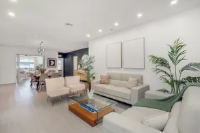 Dune Paradise| Spacious 4BR | Pool Hot Tub|Wynwood - Image 3