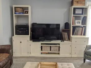 Private 1 Bedroom living with fireplace - Image 5
