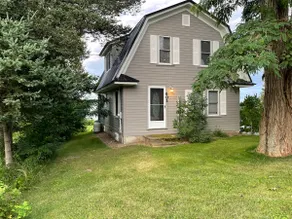 Cottage by the bay - Image 4
