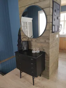 Cozy 2-bedroom vacation home with hot tub - Image 3